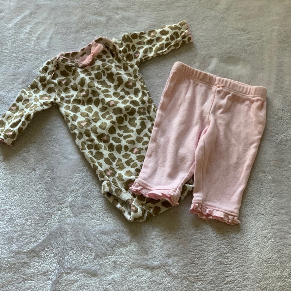 Newborn girls onesie and leggings set
